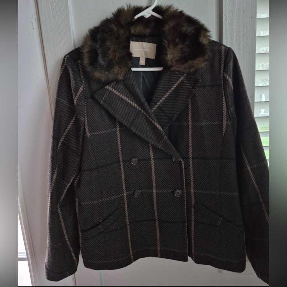 Banana Republic Black Plaid Pea Coat Faux Fur Collar and pockets, flattering fit